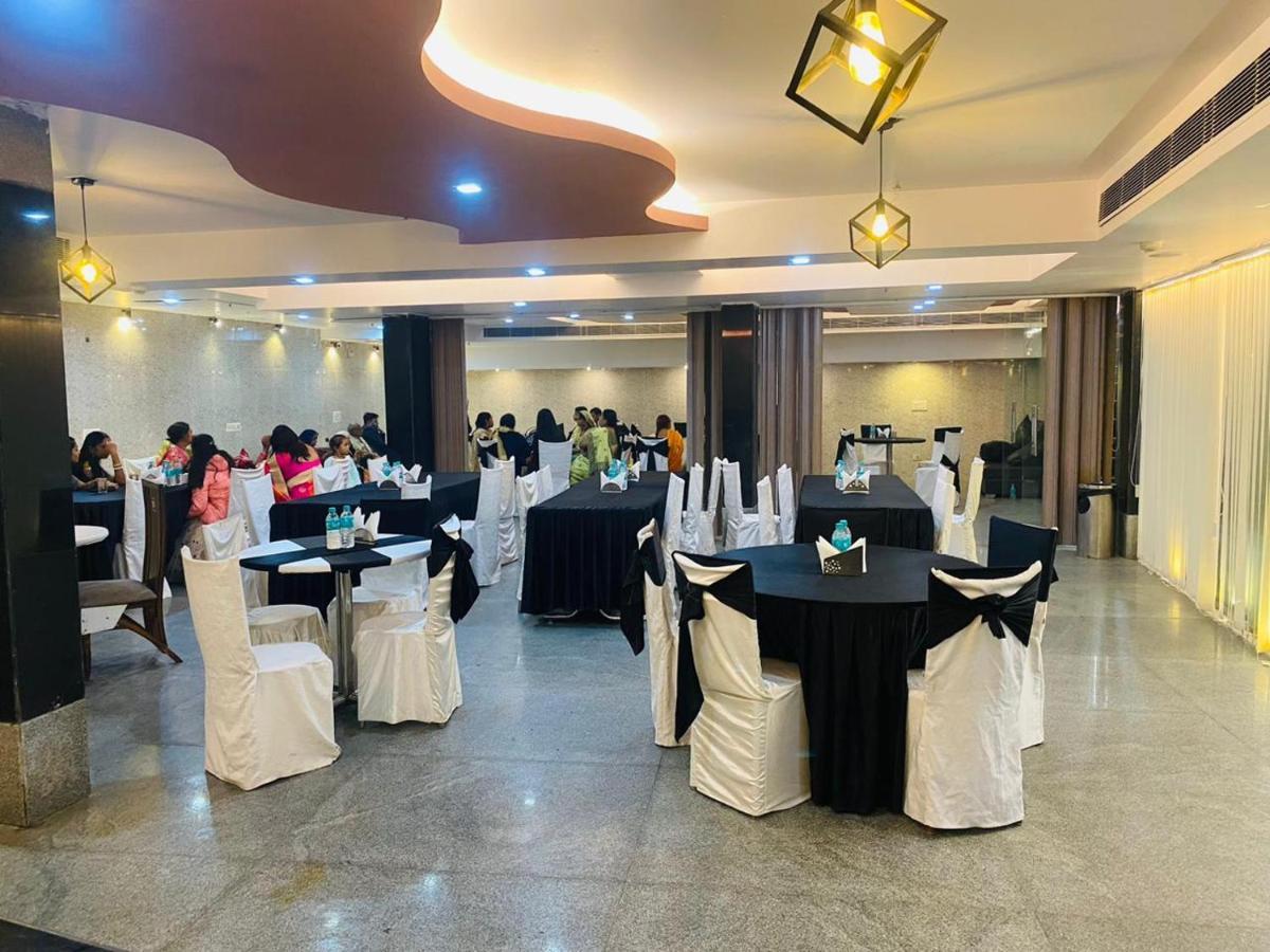 Airport Hotel Vishal Residency New Delhi Buitenkant foto