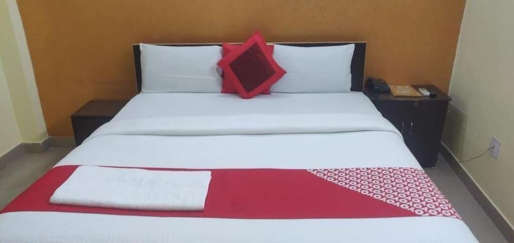 Airport Hotel Vishal Residency New Delhi Buitenkant foto