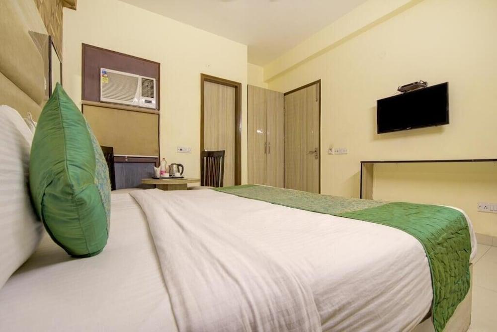 Airport Hotel Vishal Residency New Delhi Buitenkant foto