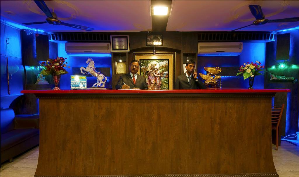 Airport Hotel Vishal Residency New Delhi Buitenkant foto