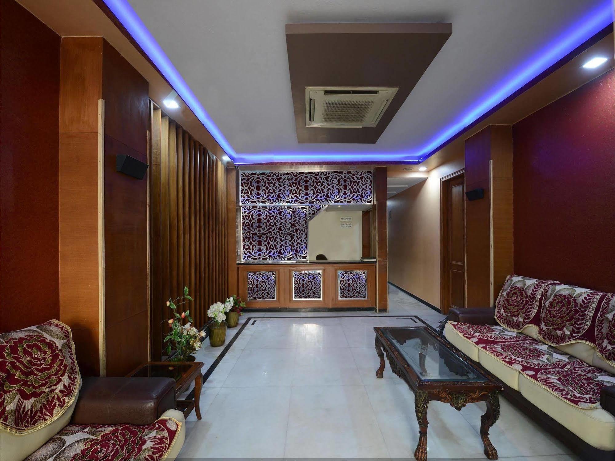 Airport Hotel Vishal Residency New Delhi Buitenkant foto