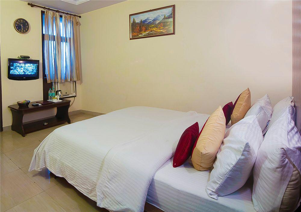 Airport Hotel Vishal Residency New Delhi Buitenkant foto